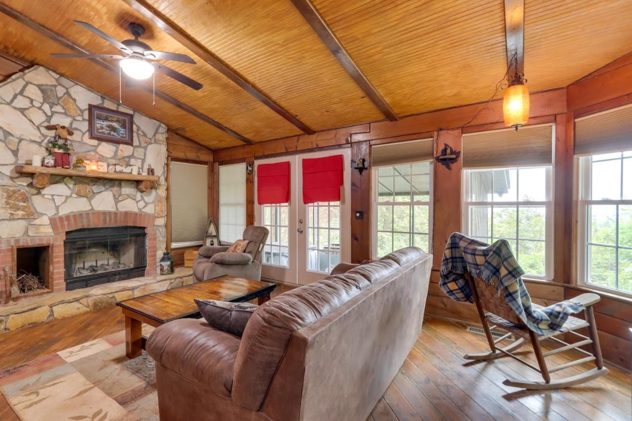 Mountaintop Ellijay Cabin With Private Hot Tub Екстер'єр фото